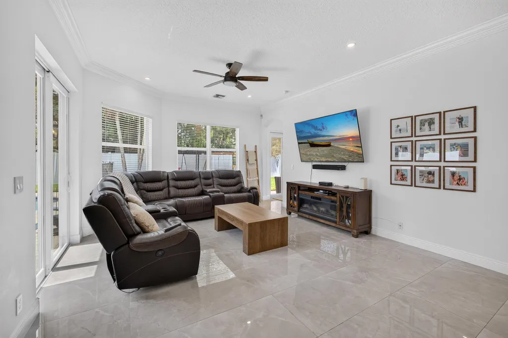 4114 Cedar Creek Ranch Circle Lake Worth FL 33467