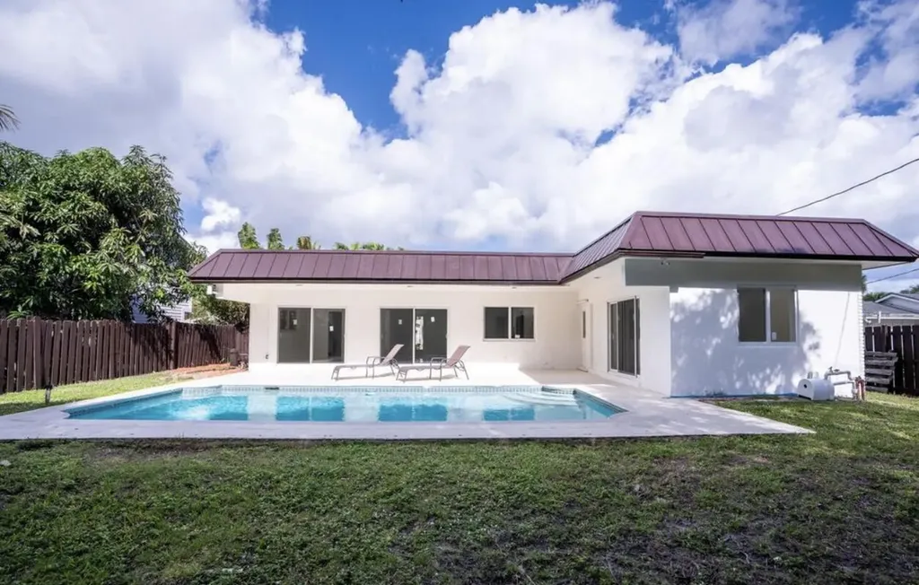 1070 SW 18th Street Boca Raton FL 33486