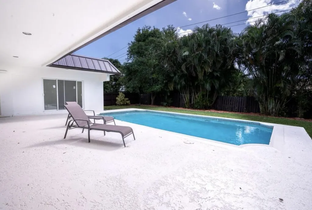 1070 SW 18th Street Boca Raton FL 33486