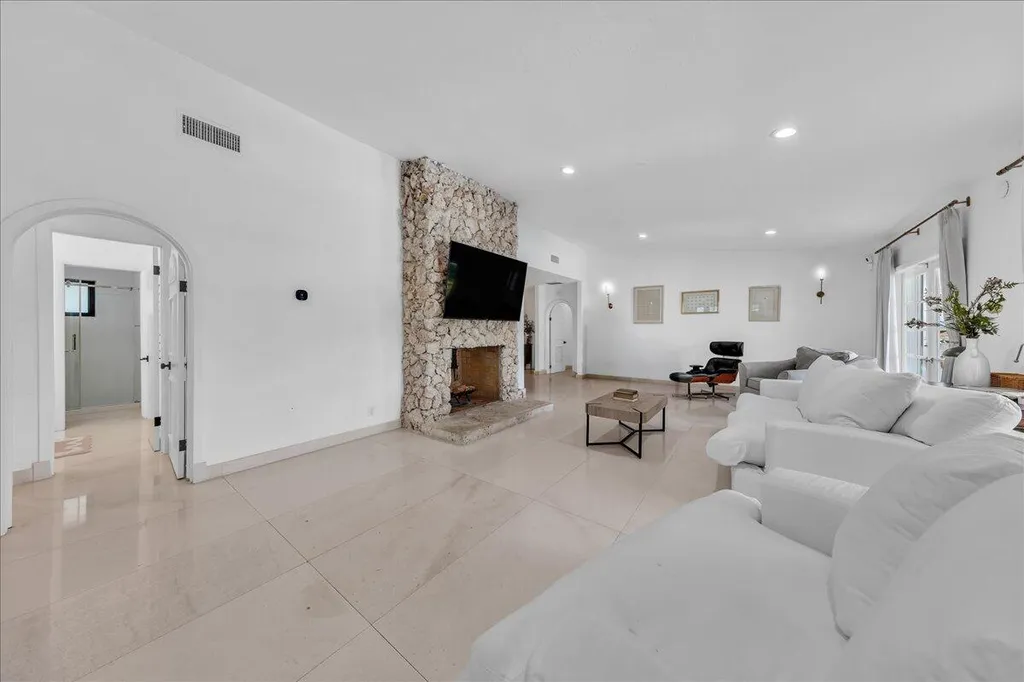 5901 SW 136th Street Pinecrest FL 33156