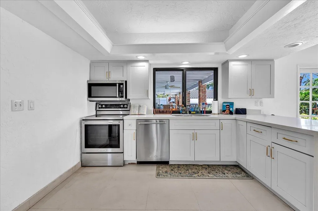 5901 SW 136th Street Pinecrest FL 33156