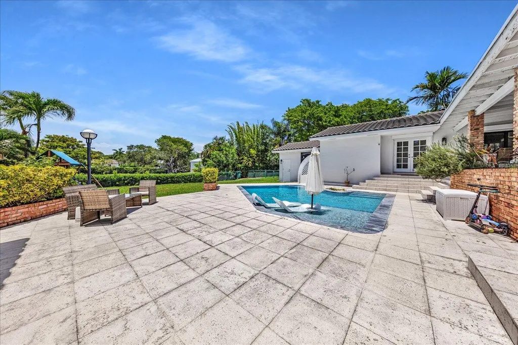 5901 SW 136th Street Pinecrest FL 33156
