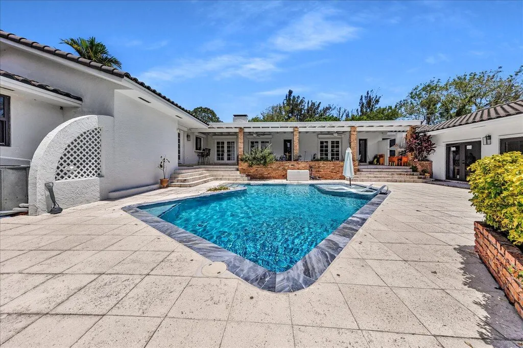 5901 SW 136th Street Pinecrest FL 33156