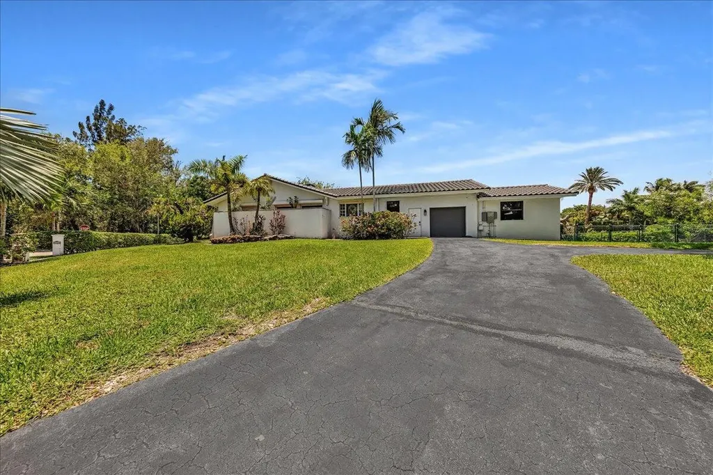5901 SW 136th Street Pinecrest FL 33156