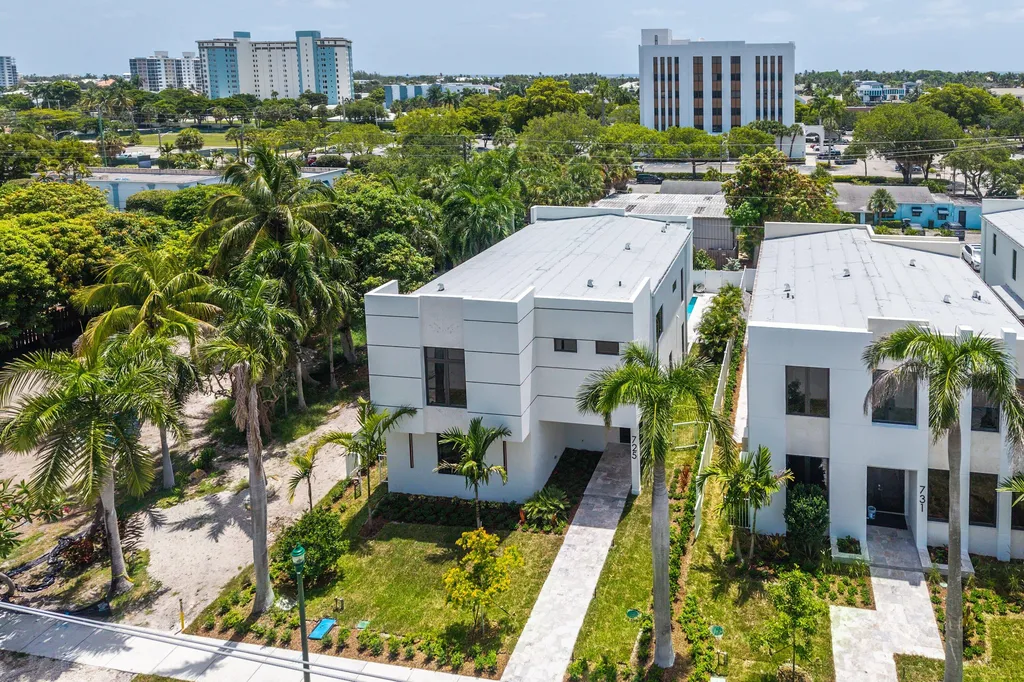 731 SE 4th Avenue Delray Beach FL 33483