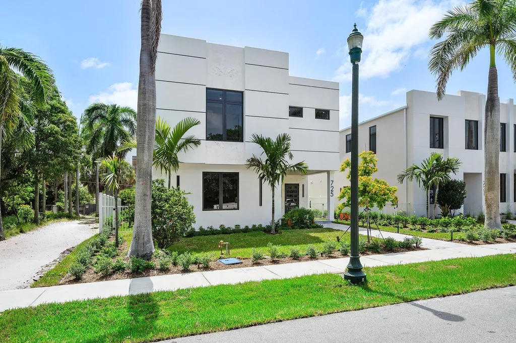 731 SE 4th Avenue Delray Beach FL 33483