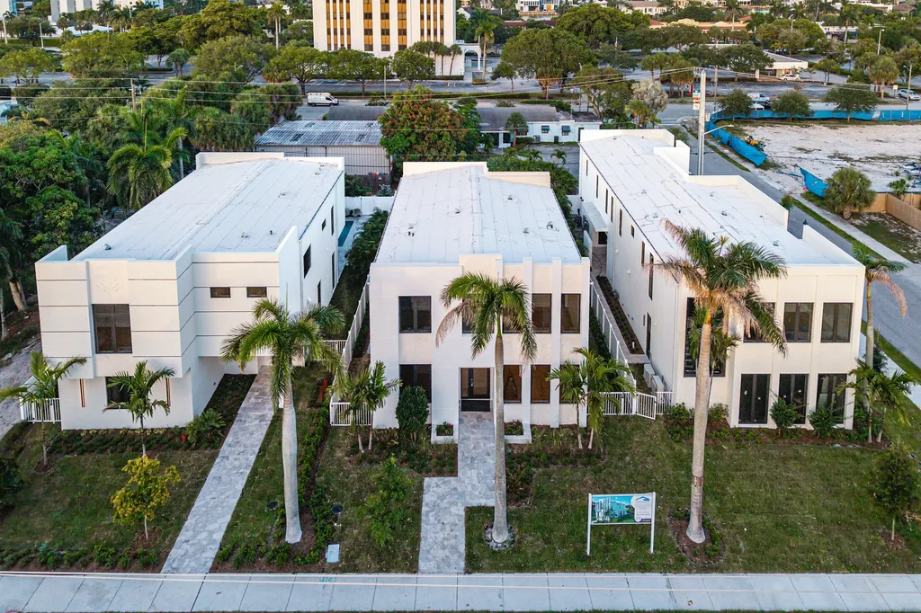 731 SE 4th Avenue Delray Beach FL 33483