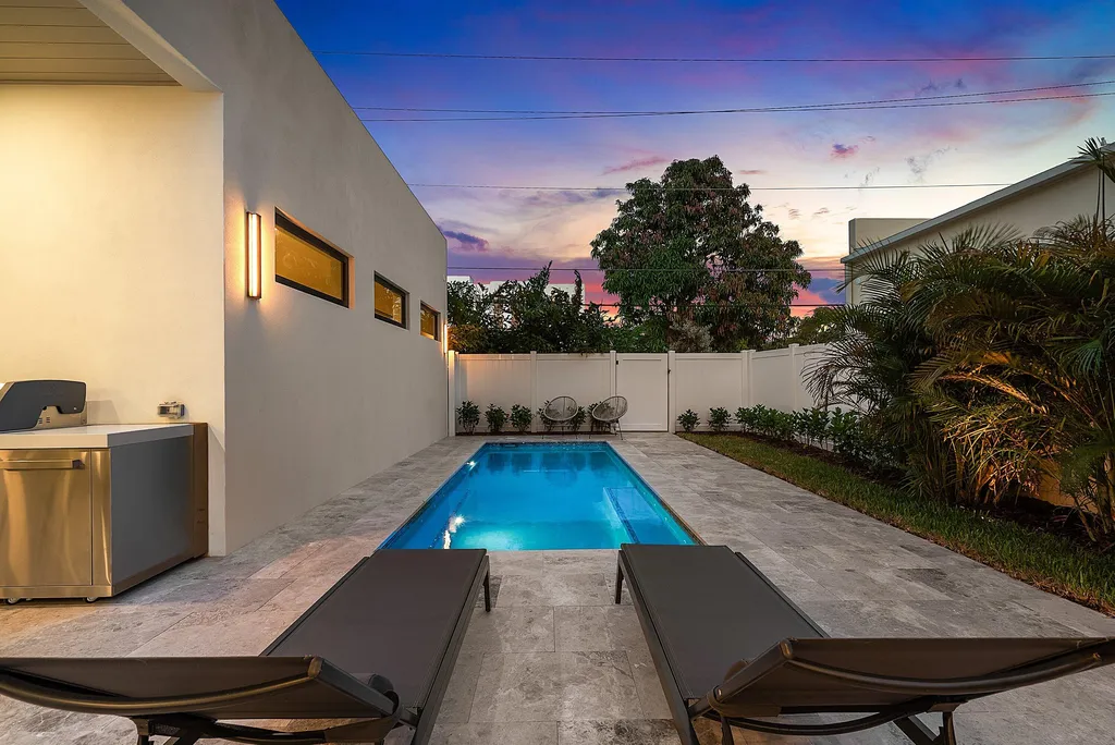 731 SE 4th Avenue Delray Beach FL 33483