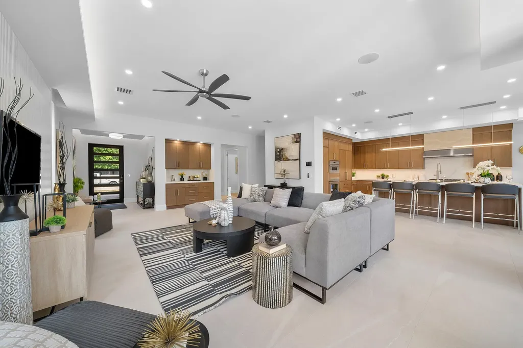 731 SE 4th Avenue Delray Beach FL 33483