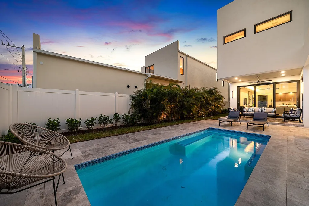 731 SE 4th Avenue Delray Beach FL 33483