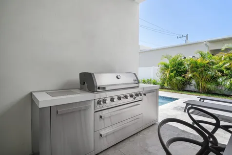 731 SE 4th Avenue Delray Beach FL 33483