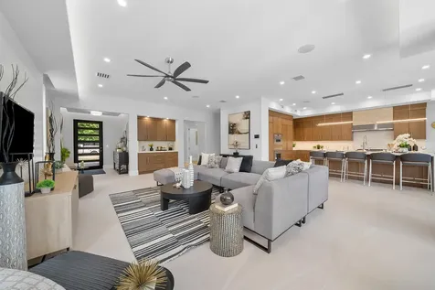 731 SE 4th Avenue Delray Beach FL 33483