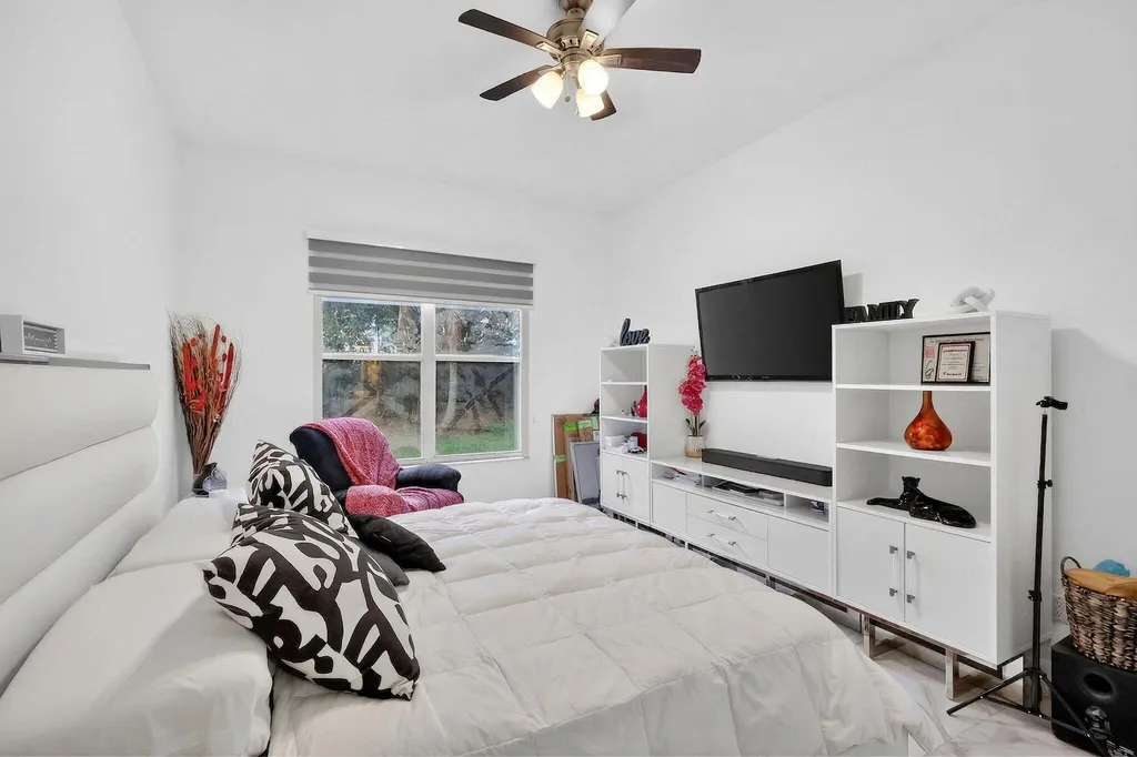 416 SW Horseshoe Bay Port St Lucie FL 34986