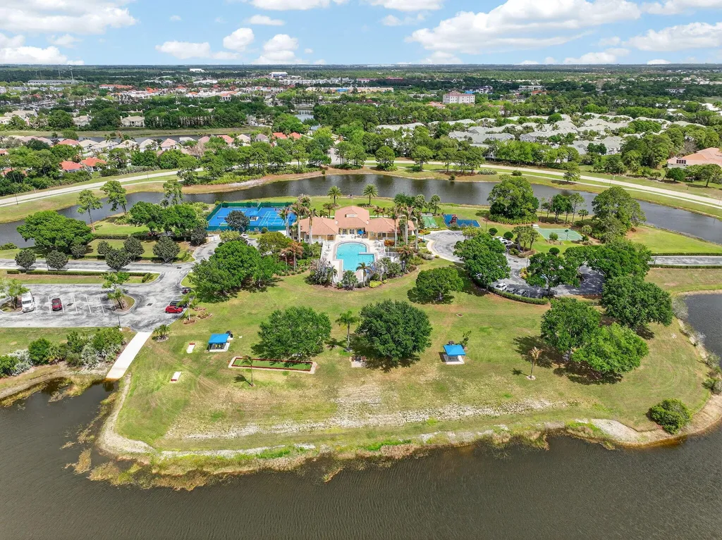 416 SW Horseshoe Bay Port St Lucie FL 34986