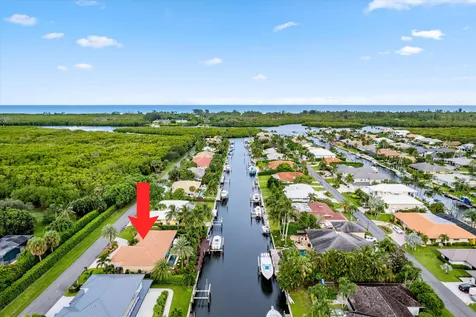 8884 SE Pelican Island Way Hobe Sound FL 33455