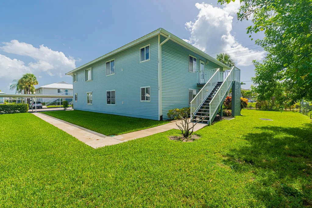 130 SE Village Drive Port St Lucie FL 34952