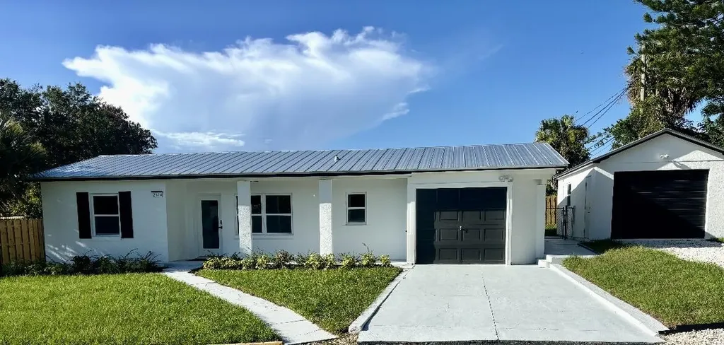 2324 NE Pine Ridge Street Jensen Beach FL 34957
