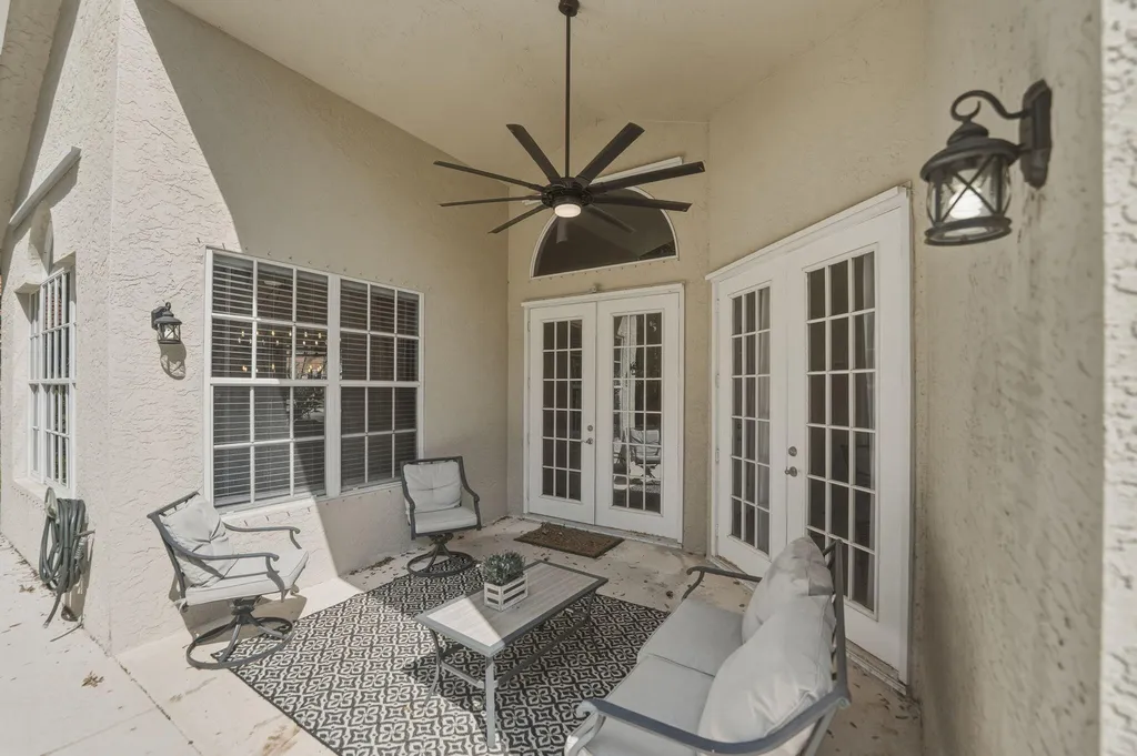 609 SW Saint Thomas Cove Port St Lucie FL 34986