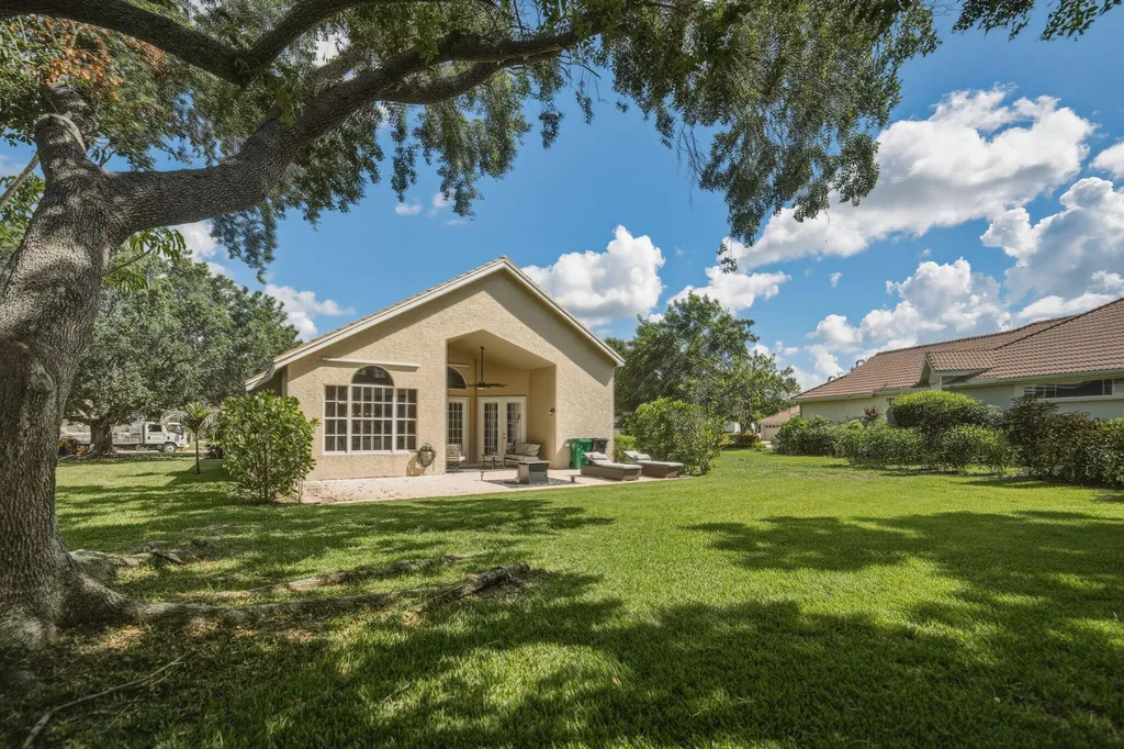 609 SW Saint Thomas Cove Port St Lucie FL 34986