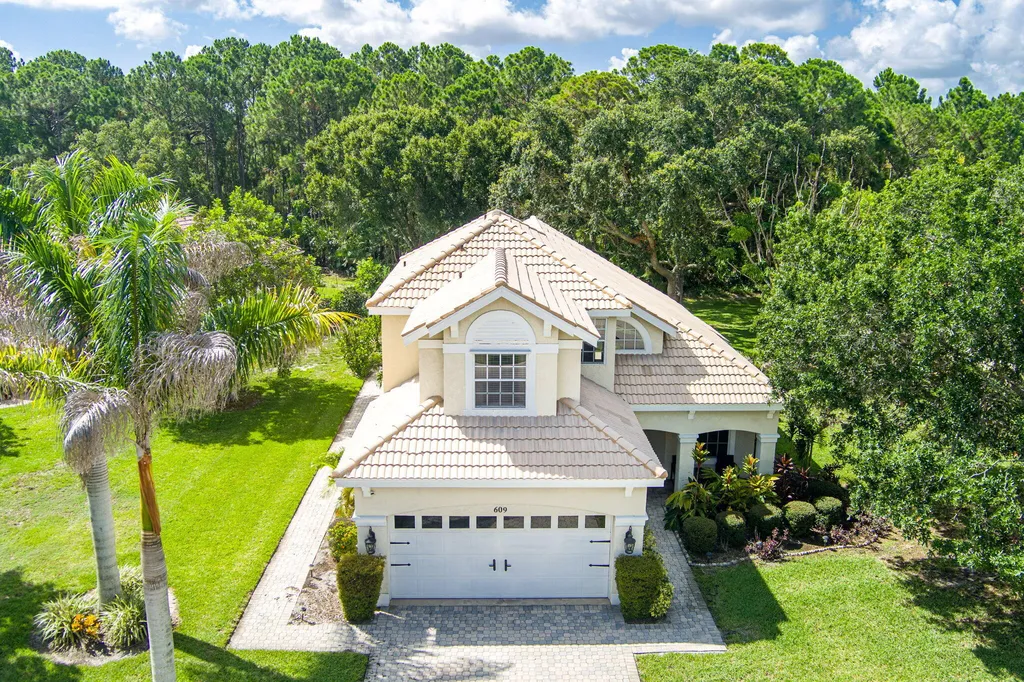 609 SW Saint Thomas Cove Port St Lucie FL 34986