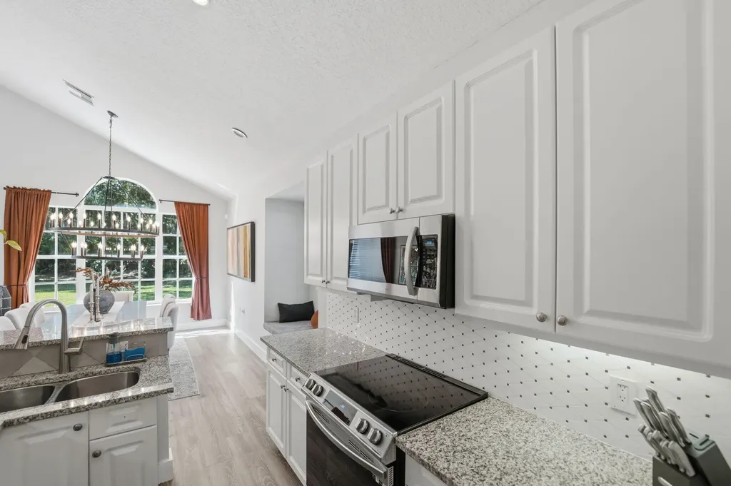 609 SW Saint Thomas Cove Port St Lucie FL 34986