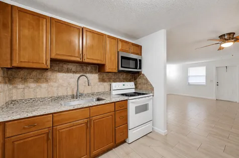 850 E Commercial Boulevard Oakland Park FL 33334