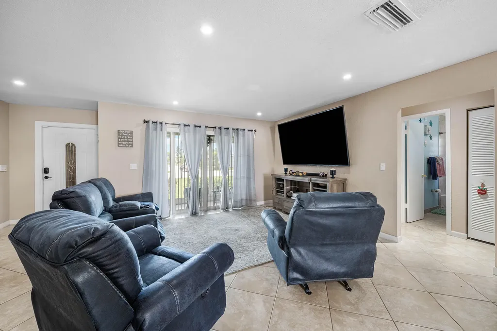 4901 NW 18th Avenue Deerfield Beach FL 33064
