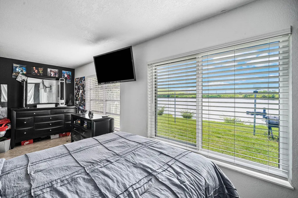 4901 NW 18th Avenue Deerfield Beach FL 33064