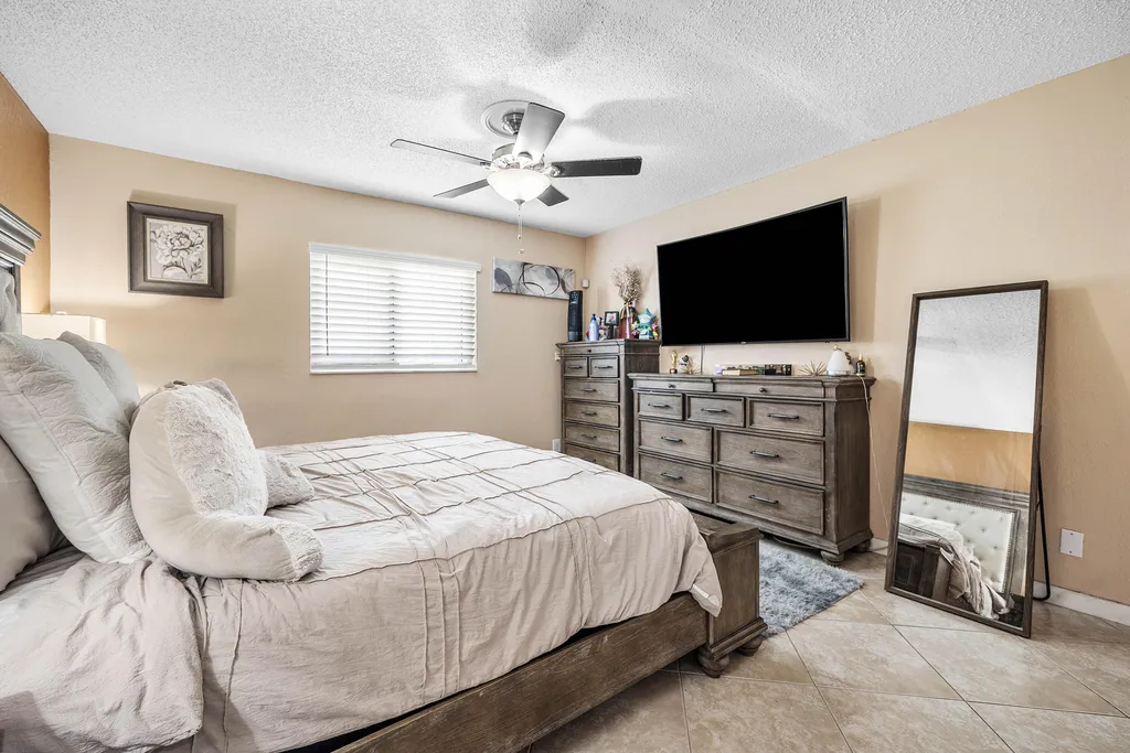 4901 NW 18th Avenue Deerfield Beach FL 33064