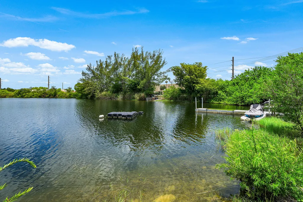 4901 NW 18th Avenue Deerfield Beach FL 33064