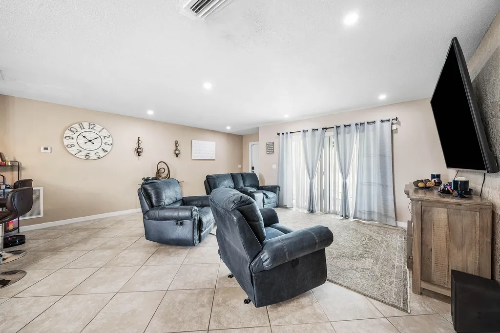 4901 NW 18th Avenue Deerfield Beach FL 33064