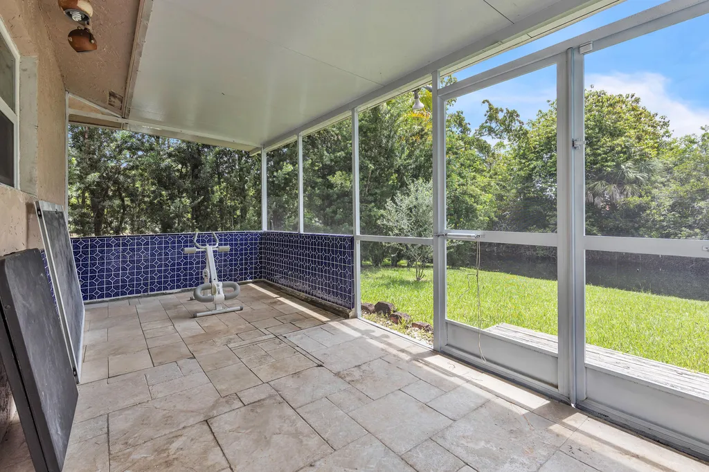 21452 Woodchuck Lane Boca Raton FL 33428