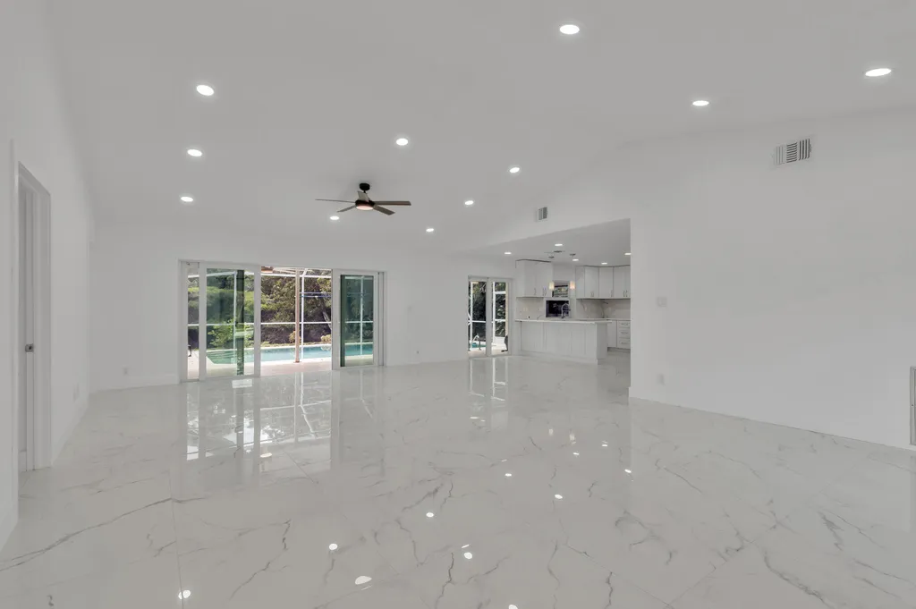 21452 Woodchuck Lane Boca Raton FL 33428