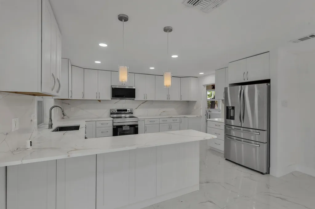 21452 Woodchuck Lane Boca Raton FL 33428