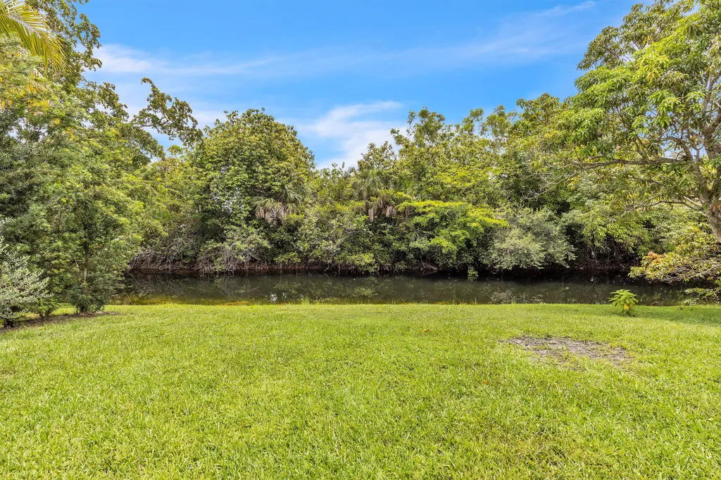 21452 Woodchuck Lane Boca Raton FL 33428