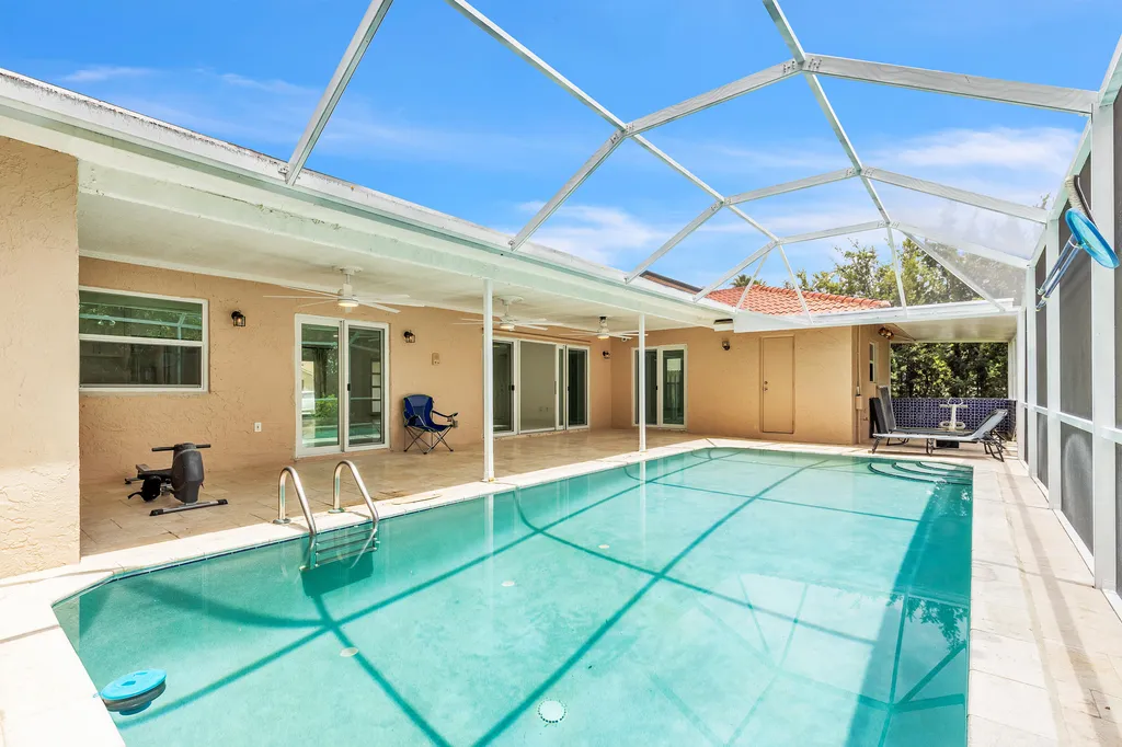 21452 Woodchuck Lane Boca Raton FL 33428
