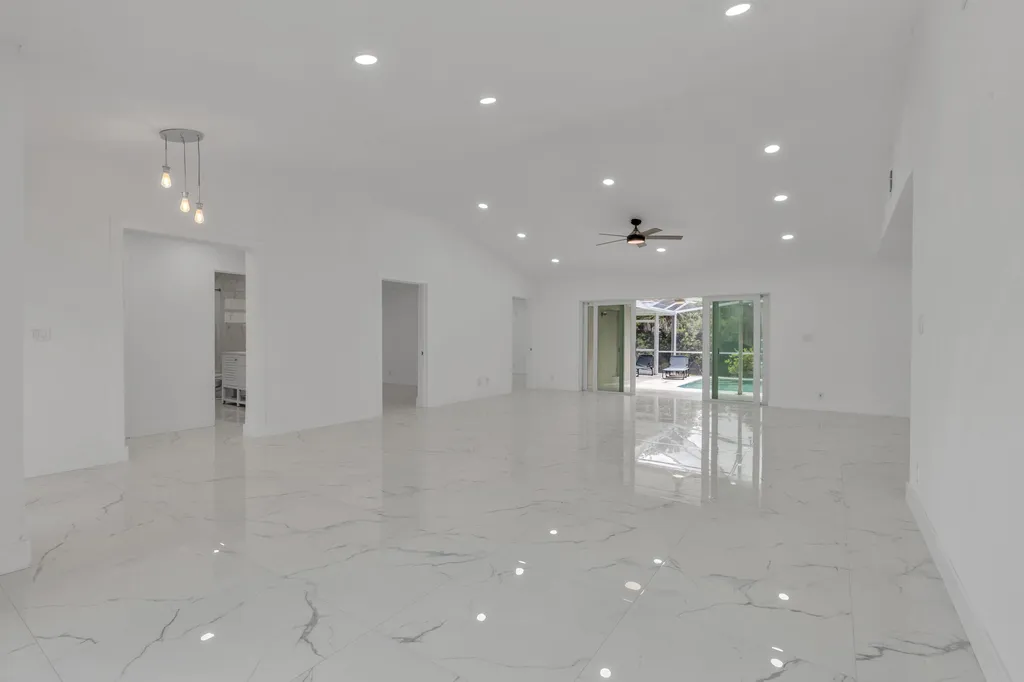 21452 Woodchuck Lane Boca Raton FL 33428