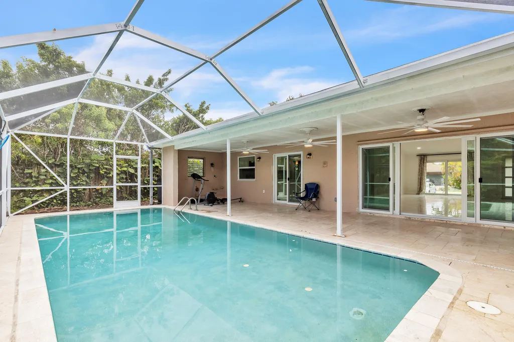 21452 Woodchuck Lane Boca Raton FL 33428