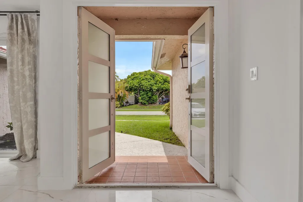 21452 Woodchuck Lane Boca Raton FL 33428