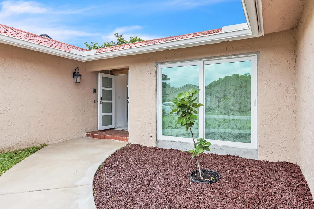 21452 Woodchuck Lane Boca Raton FL 33428
