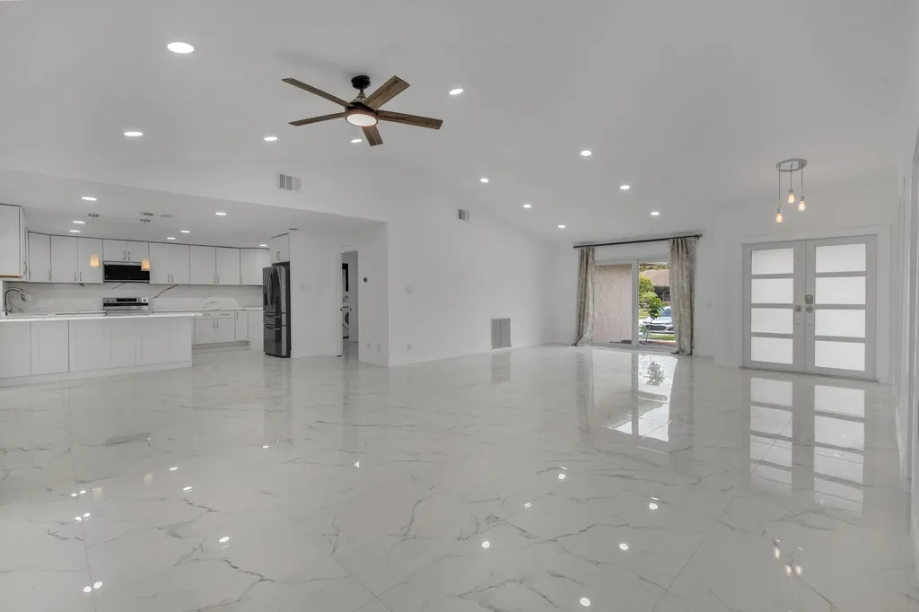 21452 Woodchuck Lane Boca Raton FL 33428