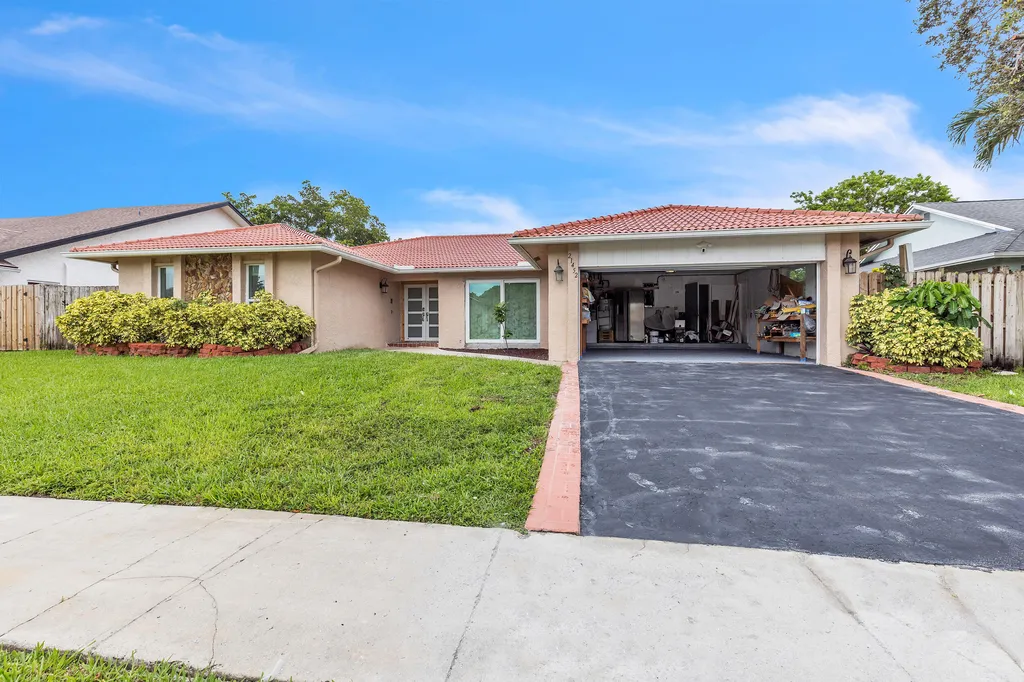 21452 Woodchuck Lane Boca Raton FL 33428