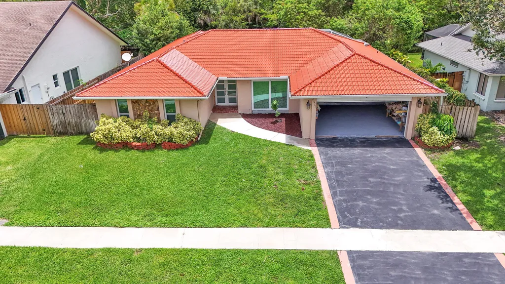 21452 Woodchuck Lane Boca Raton FL 33428