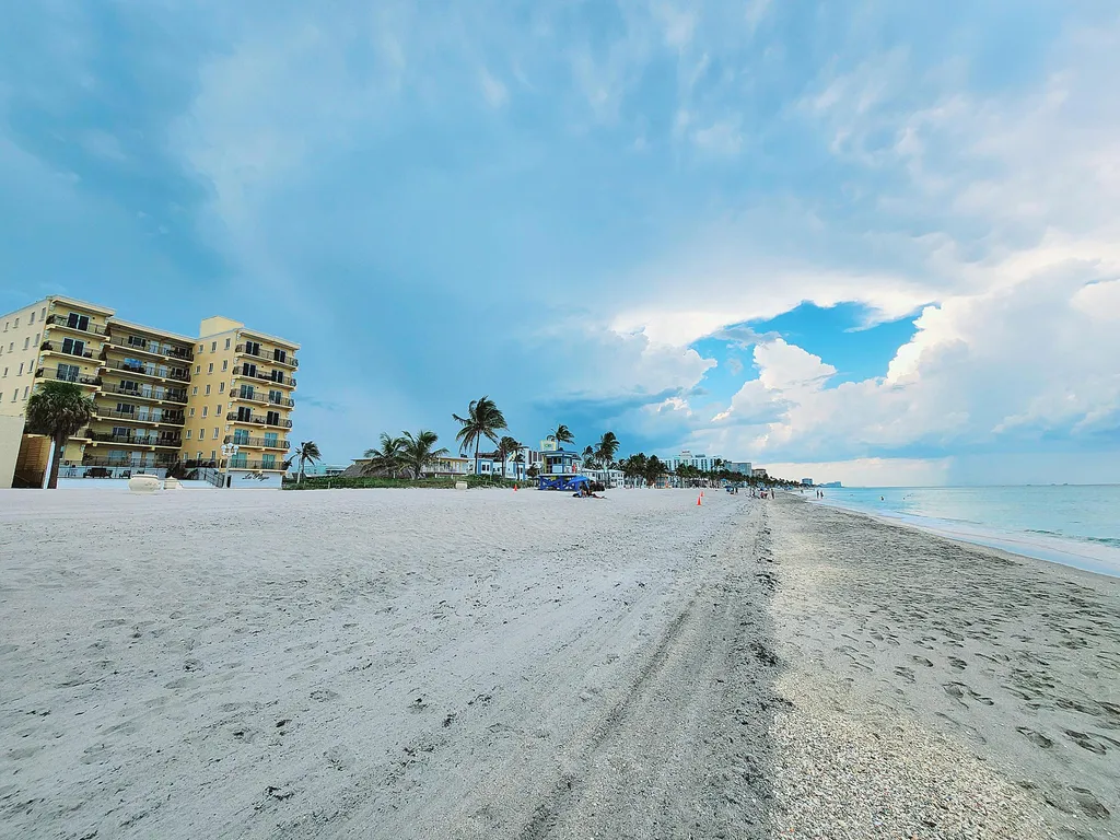 1815 N Surf Road Hollywood FL 33019