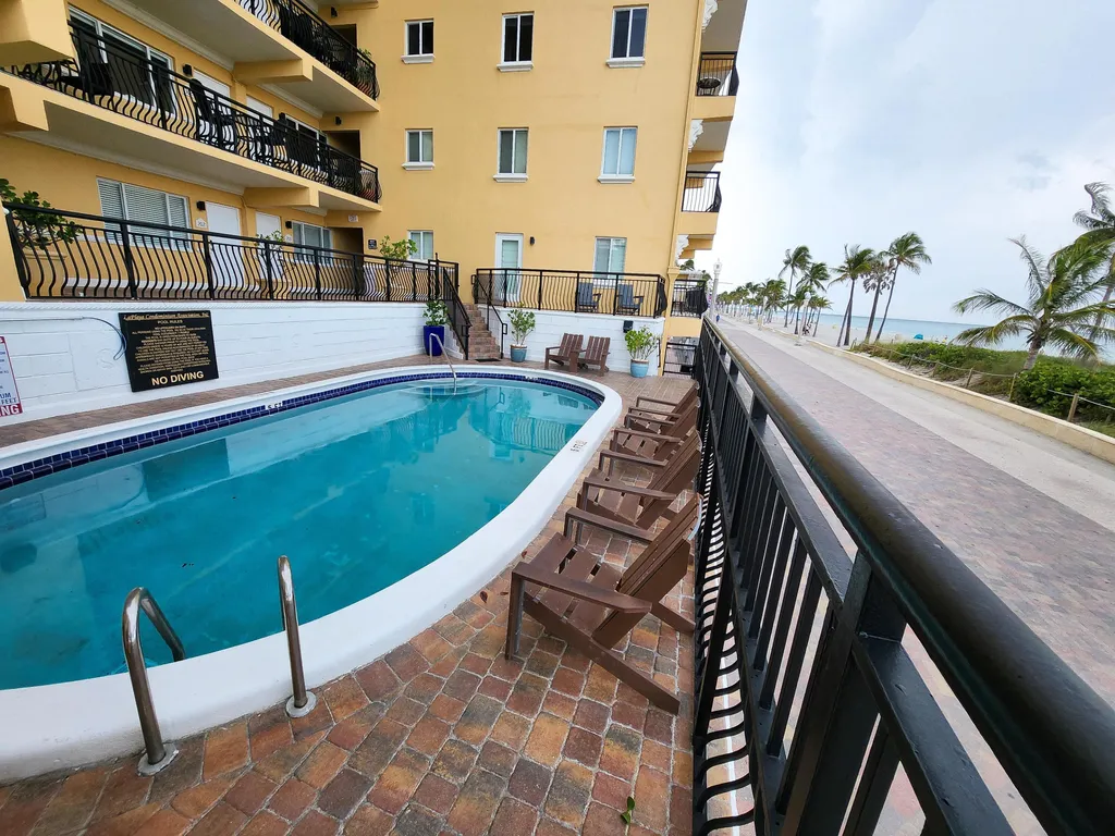 1815 N Surf Road Hollywood FL 33019