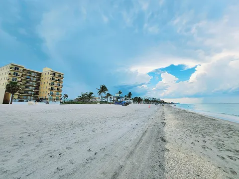 1815 N Surf Road Hollywood FL 33019