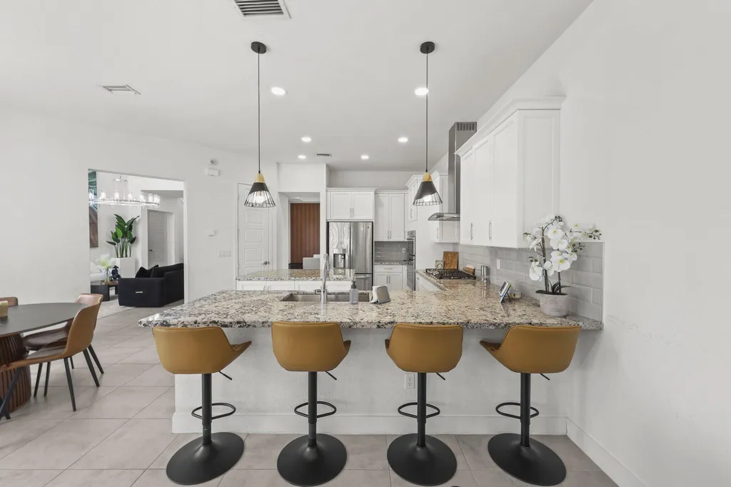 10432 N Lago Vista Circle Parkland FL 33076