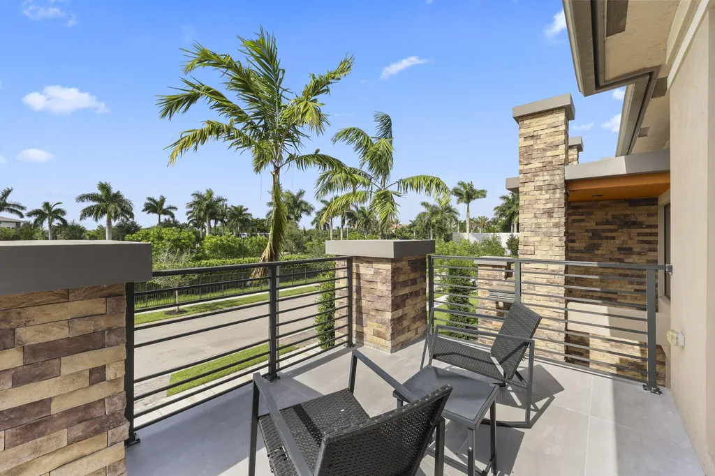 10432 N Lago Vista Circle Parkland FL 33076