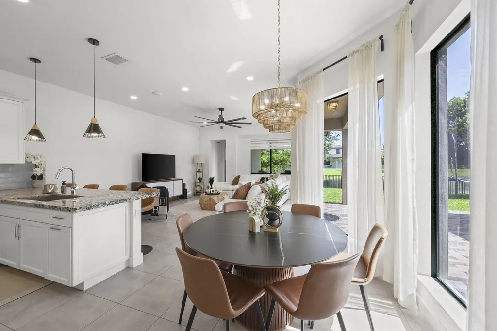 10432 N Lago Vista Circle Parkland FL 33076