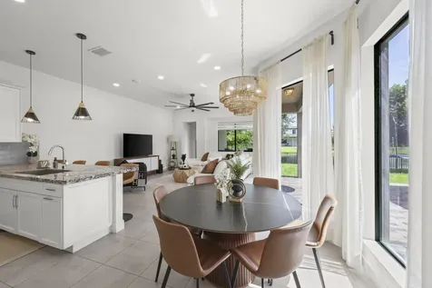 10432 N Lago Vista Circle Parkland FL 33076